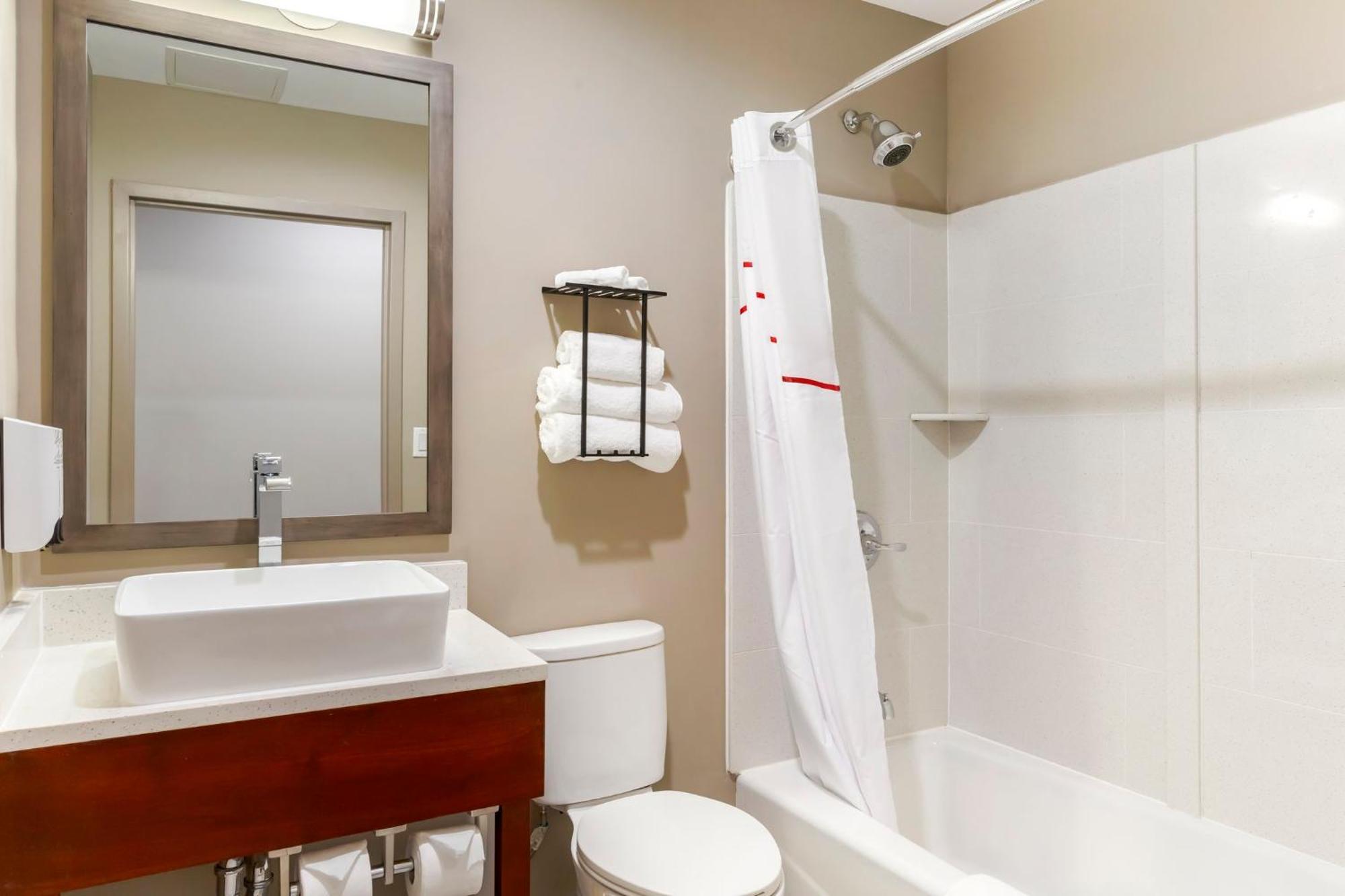 Red Roof Inn Plus Jamaica, Ny - Jfk Airport New York Exterior photo